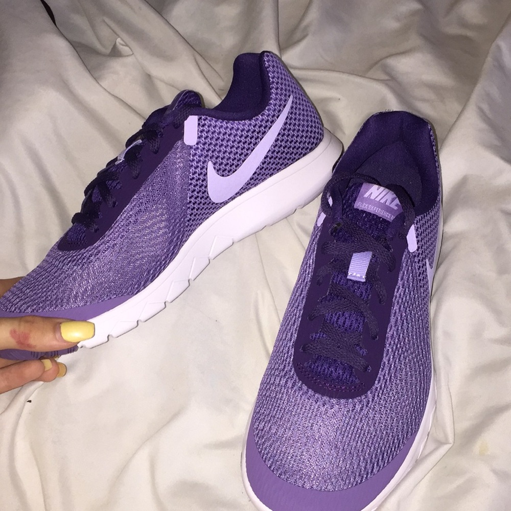 purple nike running tennis shoes